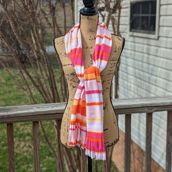 Old Navy colorful, fringed winter scarf - Picture 4 of 5